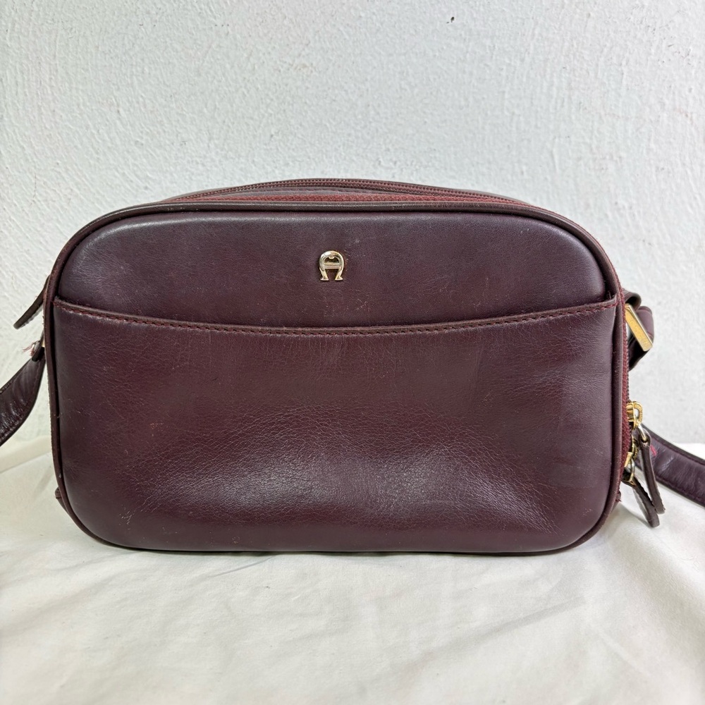 ETIENNE AIGNER Vintage Burgundy Leather Crossbody Camera Bag Purse - Picture 2 of 11
